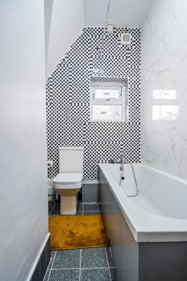 Deluxe 2-Bedroom Flat With Free Parking Μπέρμιγχαμ Εξωτερικό φωτογραφία